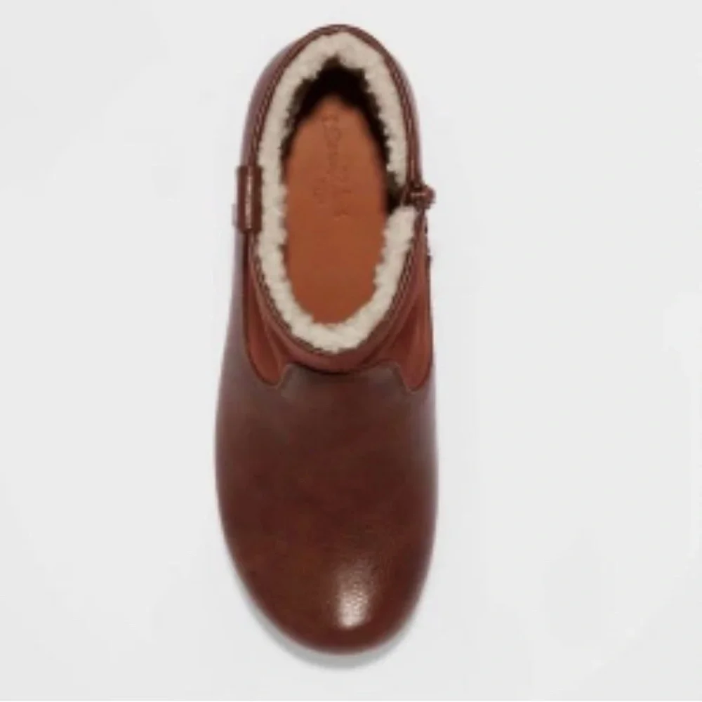 NWT Universal Thread Women's Fawn Clog Boots - Picture 3 of 8
